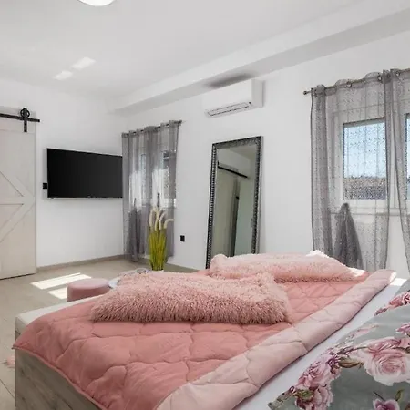 Fancy Children Playground,jacuzzi,pool Villa Matulji