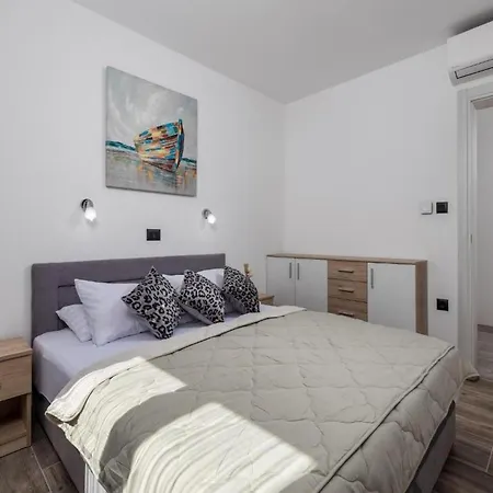 Villa Fancy Children Playground,jacuzzi,pool