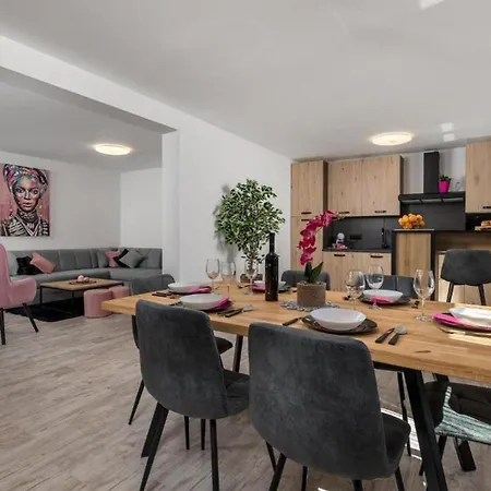 Villa Fancy Children Playground,jacuzzi,pool *