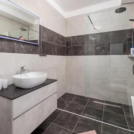 Villa Fancy Children Playground,jacuzzi,pool *